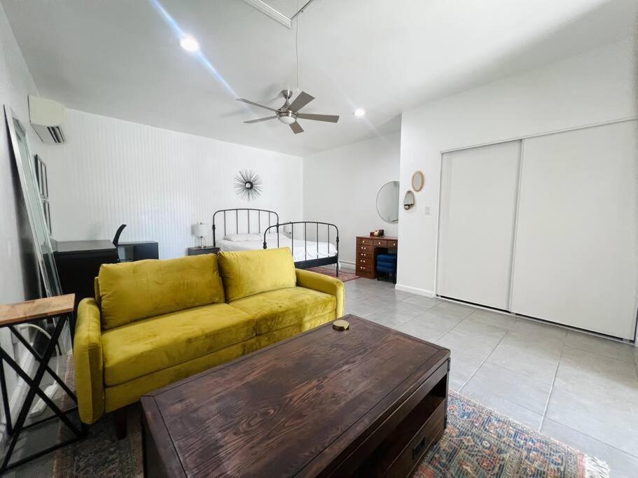 Great Private In Noho Los Ángeles